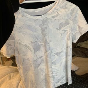 Lululemon workout top